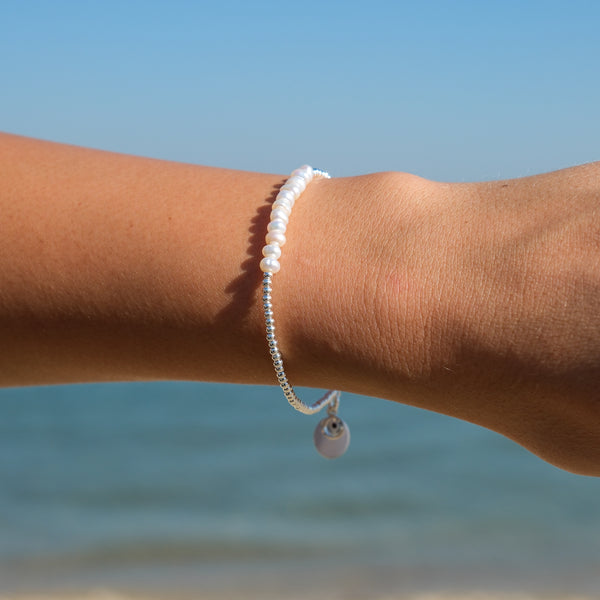 Pearls in the sea bracelet